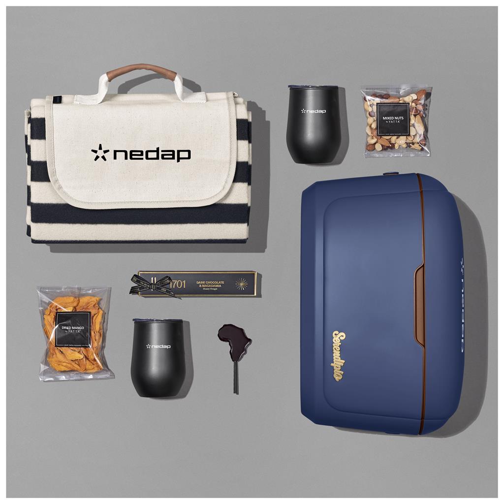 Yatta Outdoor Indulgence Hamper - Image 16
