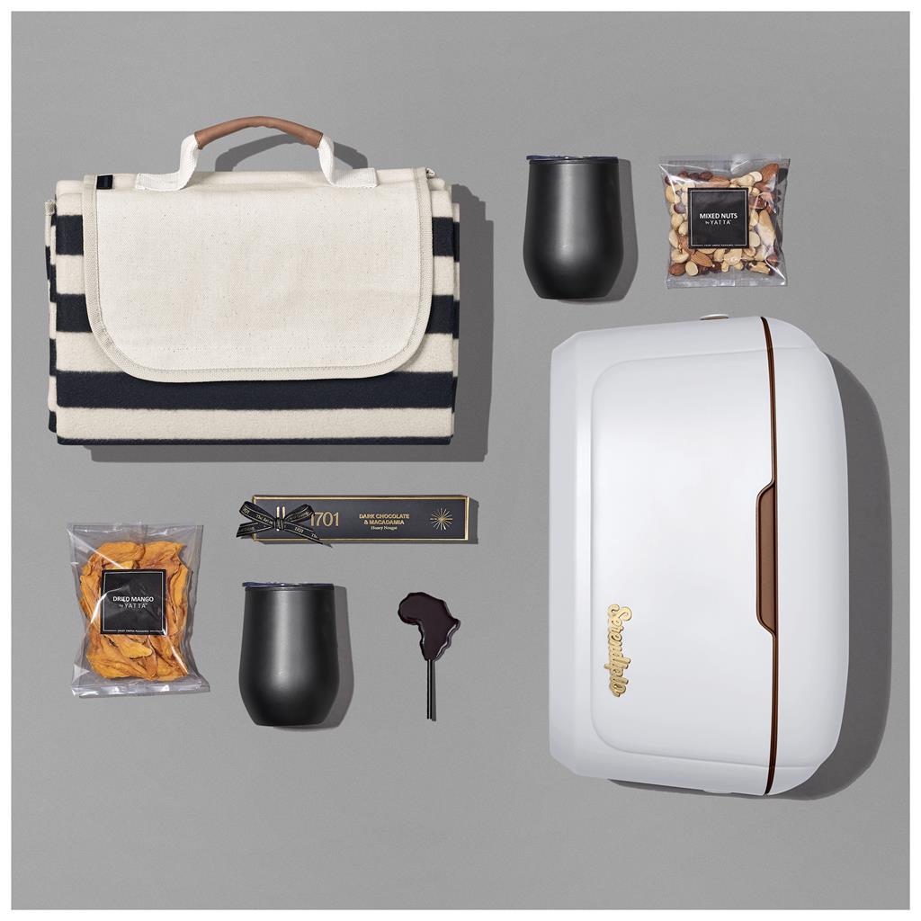 Yatta Outdoor Indulgence Hamper - Image 19