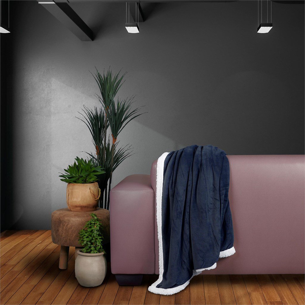 US Basic Mckinley Sherpa Fleece Blanket - Image 5