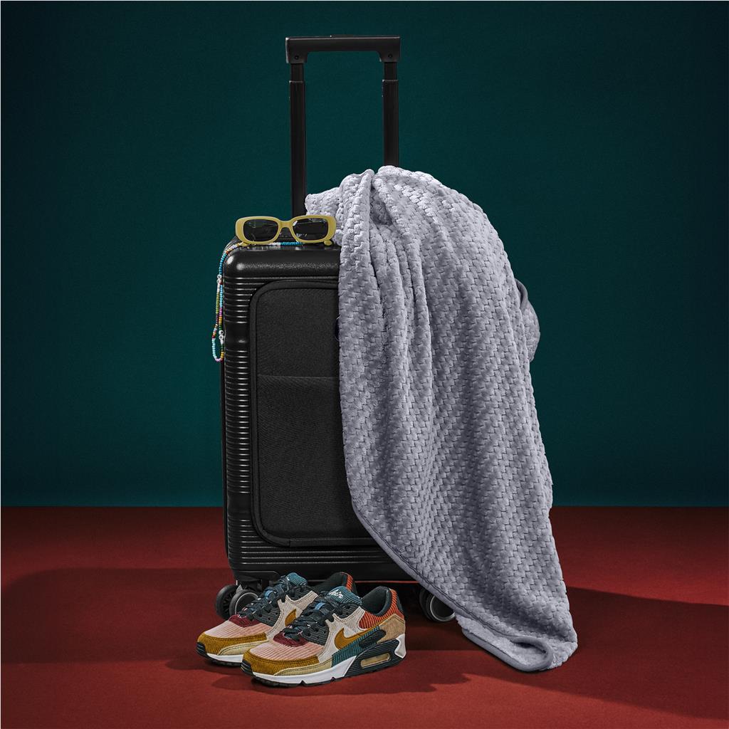 Serendipio Cozytrip Travel Blanket & Pillow - Image 16